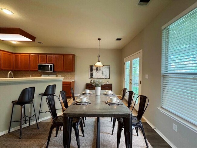 Building Photo - 2311 Portwood Bend Cove