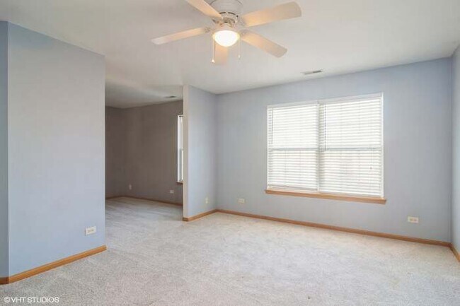 Building Photo - 637 Arbor Cir