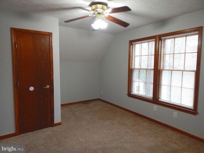 Building Photo - 43974 White Cedar Ln