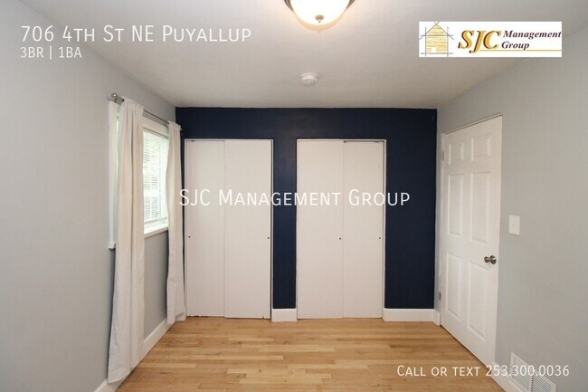 Building Photo - Three bedroom one bath in Downtown Puyallu...