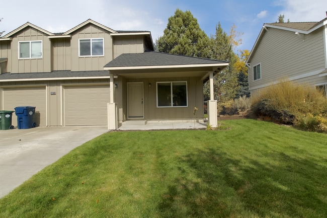 Building Photo - Modern Duplex with Garage and Backyard