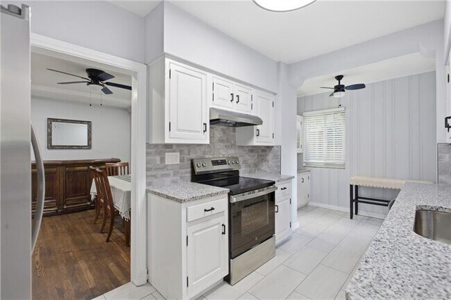 Building Photo - 3891 Beechwood Blvd
