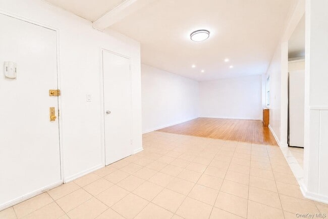 Building Photo - 1234 Midland Ave
