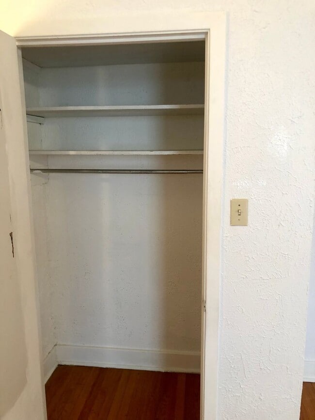 Building Photo - Uptown Apartment on Mardi Gras Parade Route