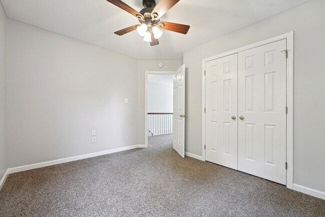 Building Photo - 223 Wintergreen Dr