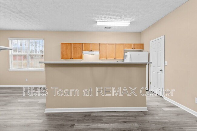 Building Photo - 4932 Vireo Dr