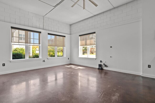 Building Photo - 2951 Baltic Ave