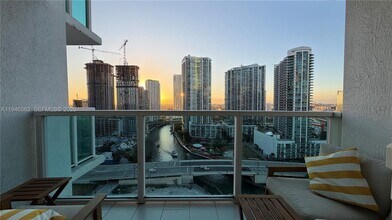 Building Photo - 31 SE 5th St