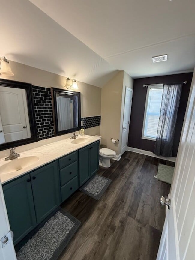 Building Photo - Welcome to Williamsburg Plantation!