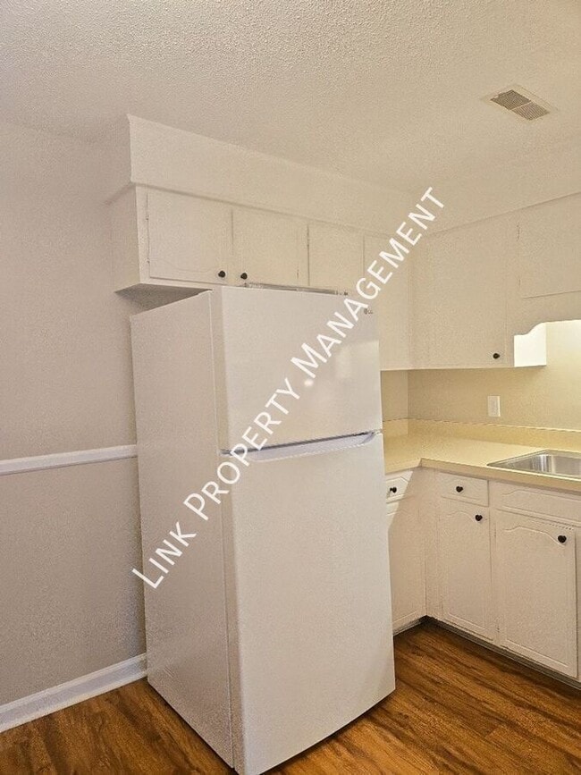 Building Photo - 7183 Holland Ln