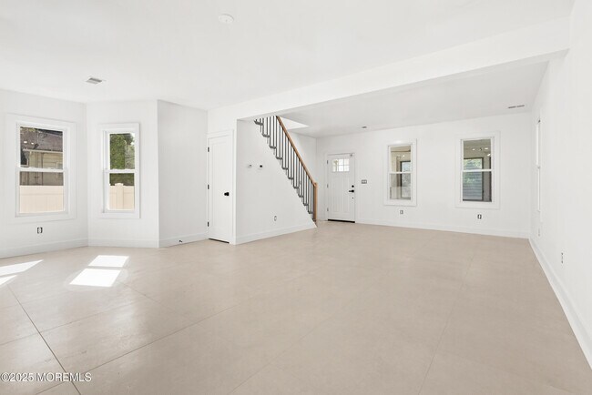 Building Photo - 448 Monmouth Rd