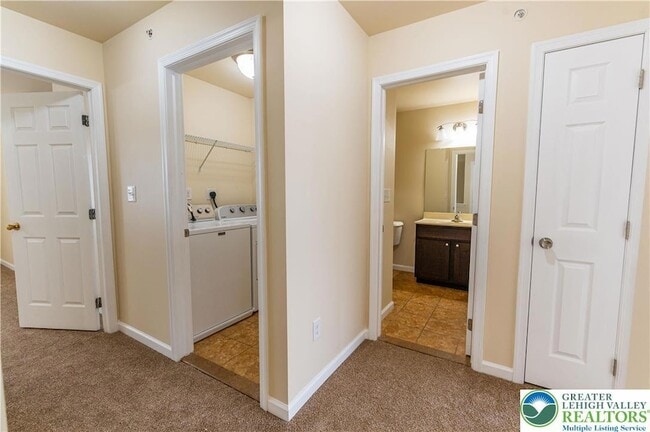 Building Photo - 241 Snapdragon Way