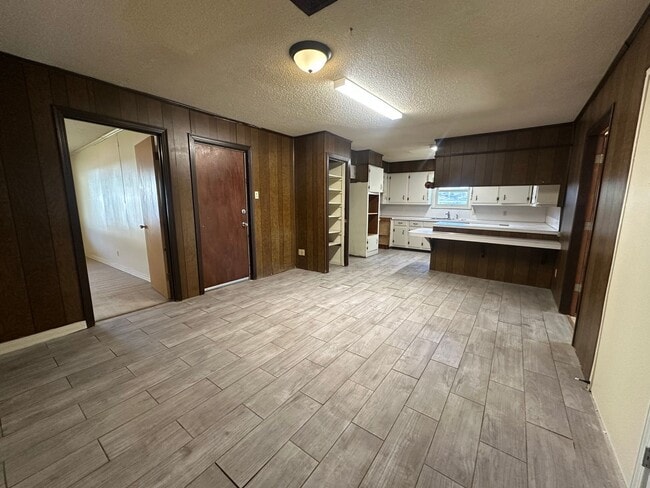 Building Photo - 115 Dawn Dr