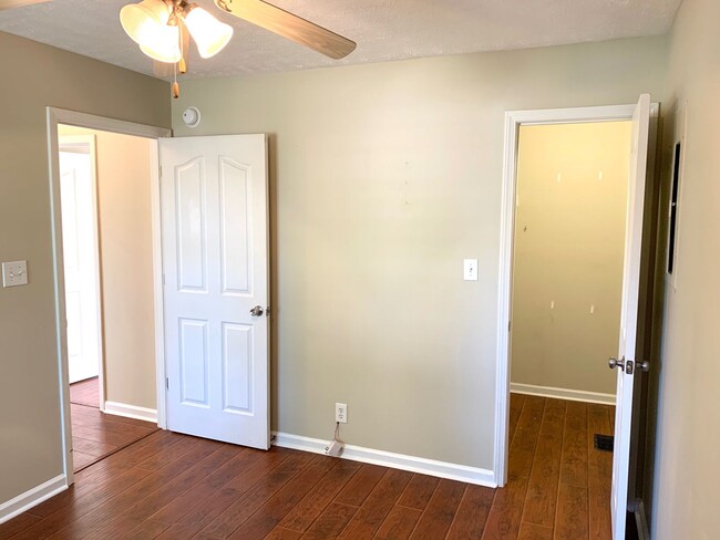 Building Photo - 3425 Foxrun Ln