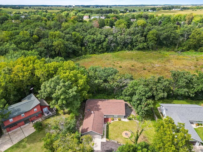 Building Photo - N7439 Mariner Hills Cir