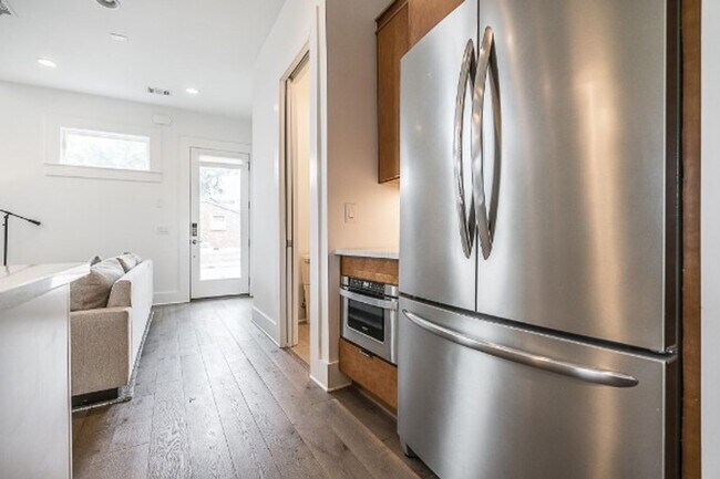 Building Photo - 3BR Germantown Townhome in the Heart of Nashville