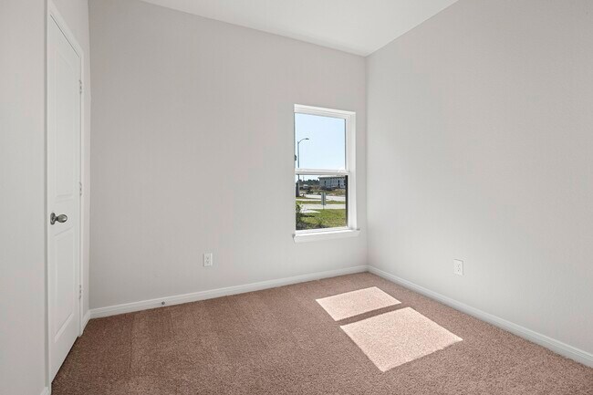 Building Photo - 405 Polly Grv Dr
