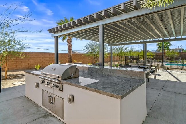 Building Photo - 73584 Henri Dr