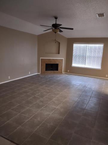 Building Photo - 1613 Wavecrest Dr