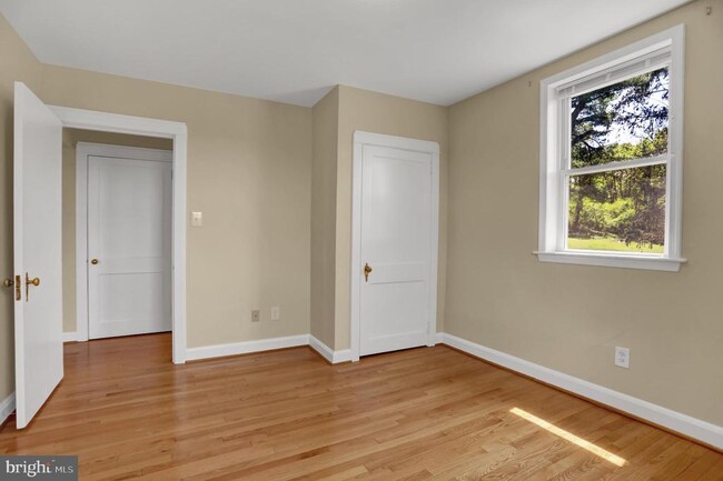 Building Photo - 23 Talbott Ave