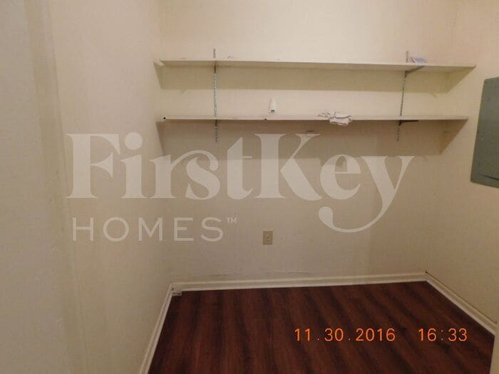 Building Photo - 2642 Shady Valley Rd