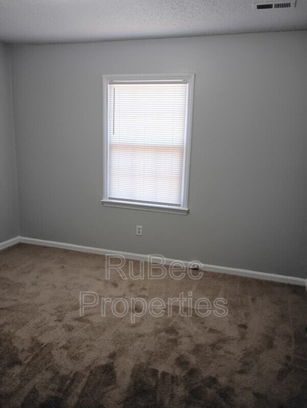 Building Photo - 458 S Weldon St