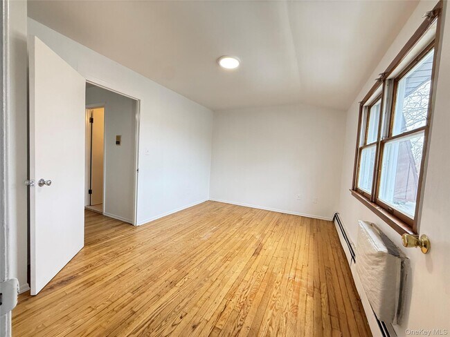 Building Photo - 157-54-157-20 20th Rd