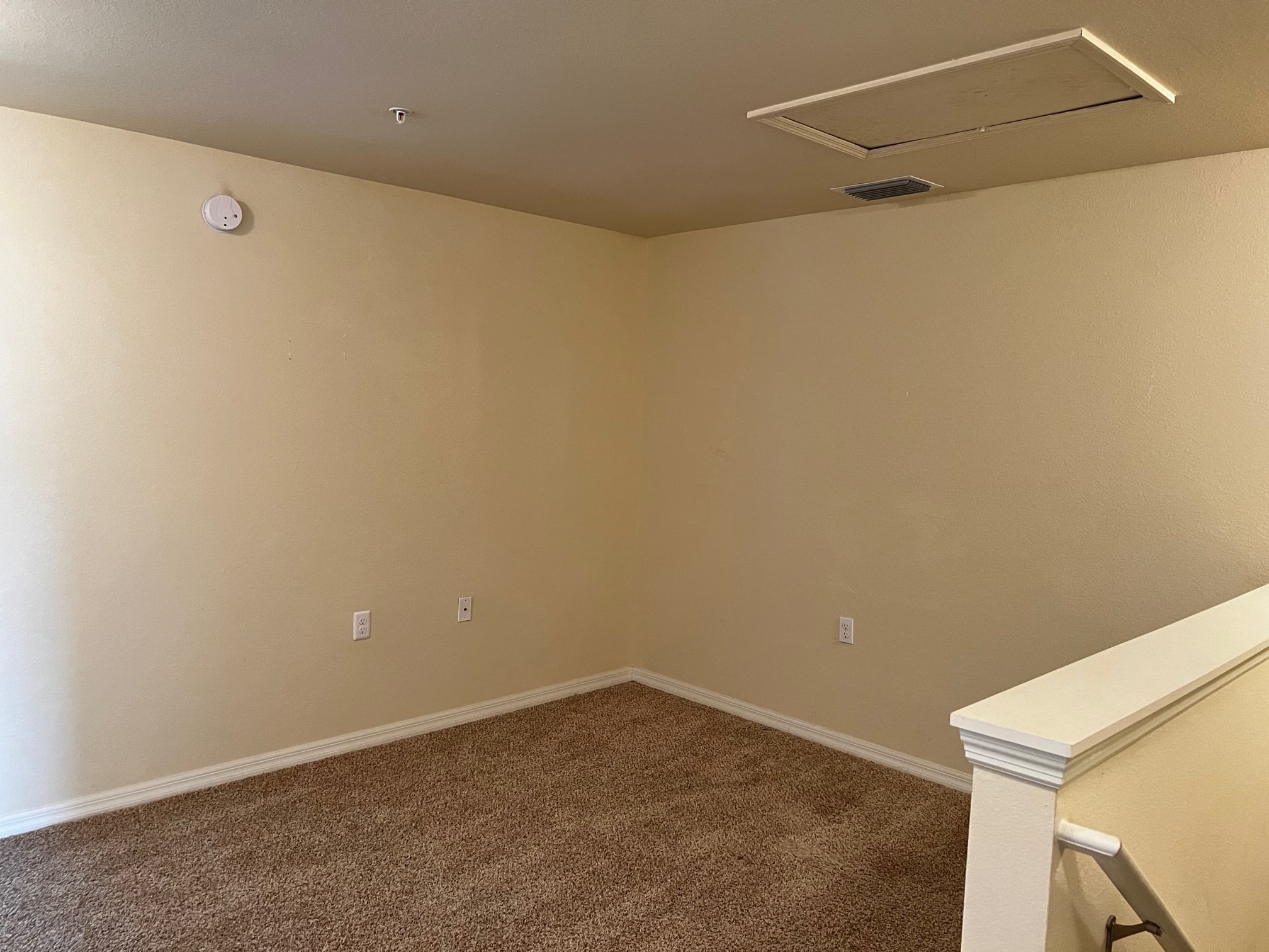 Building Photo - 9093 Gervais Cir