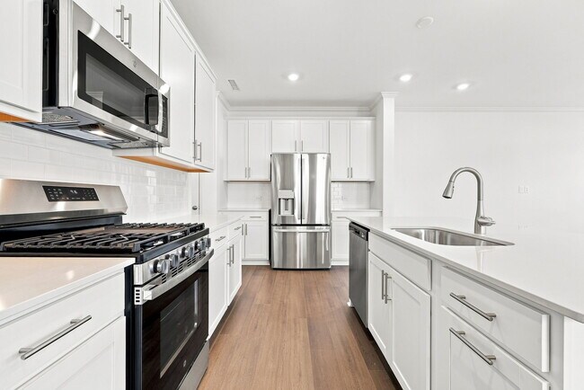 Building Photo - 219 Deercroft Dr