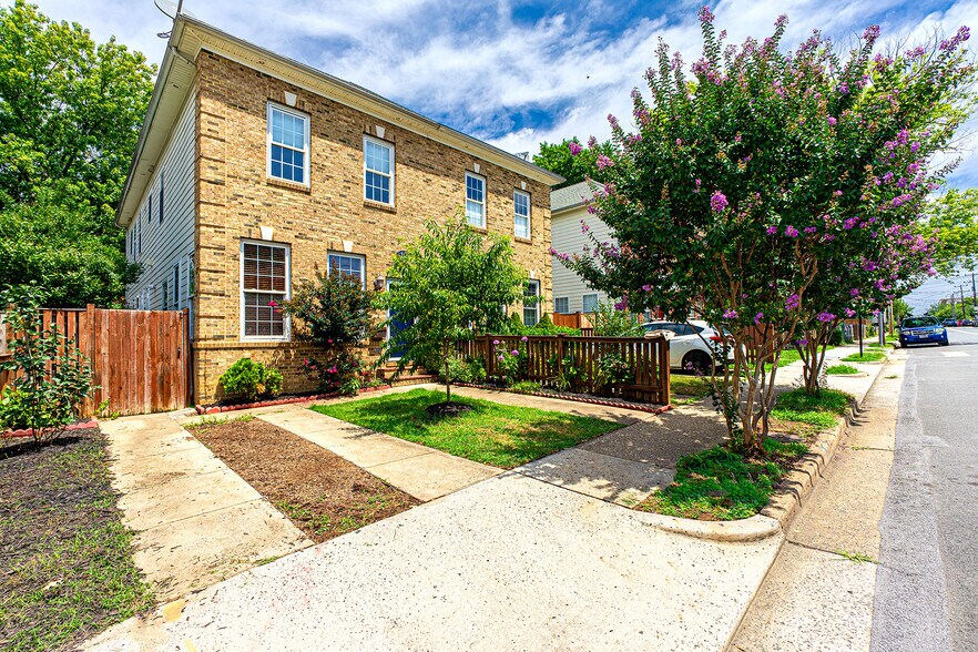 Building Photo - 10 E Reed Ave