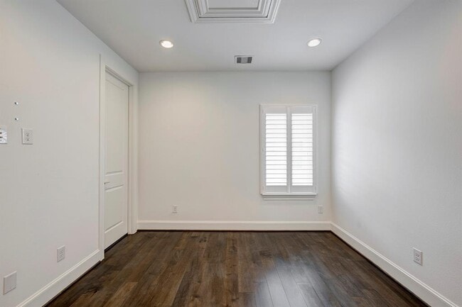 Building Photo - 3315 Timbergrove Heights St.