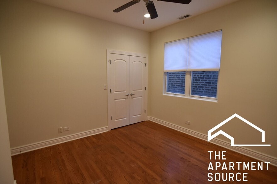 Building Photo - 5142 N Clark St