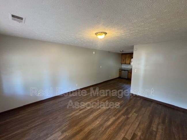 Building Photo - 295 Wood Rd