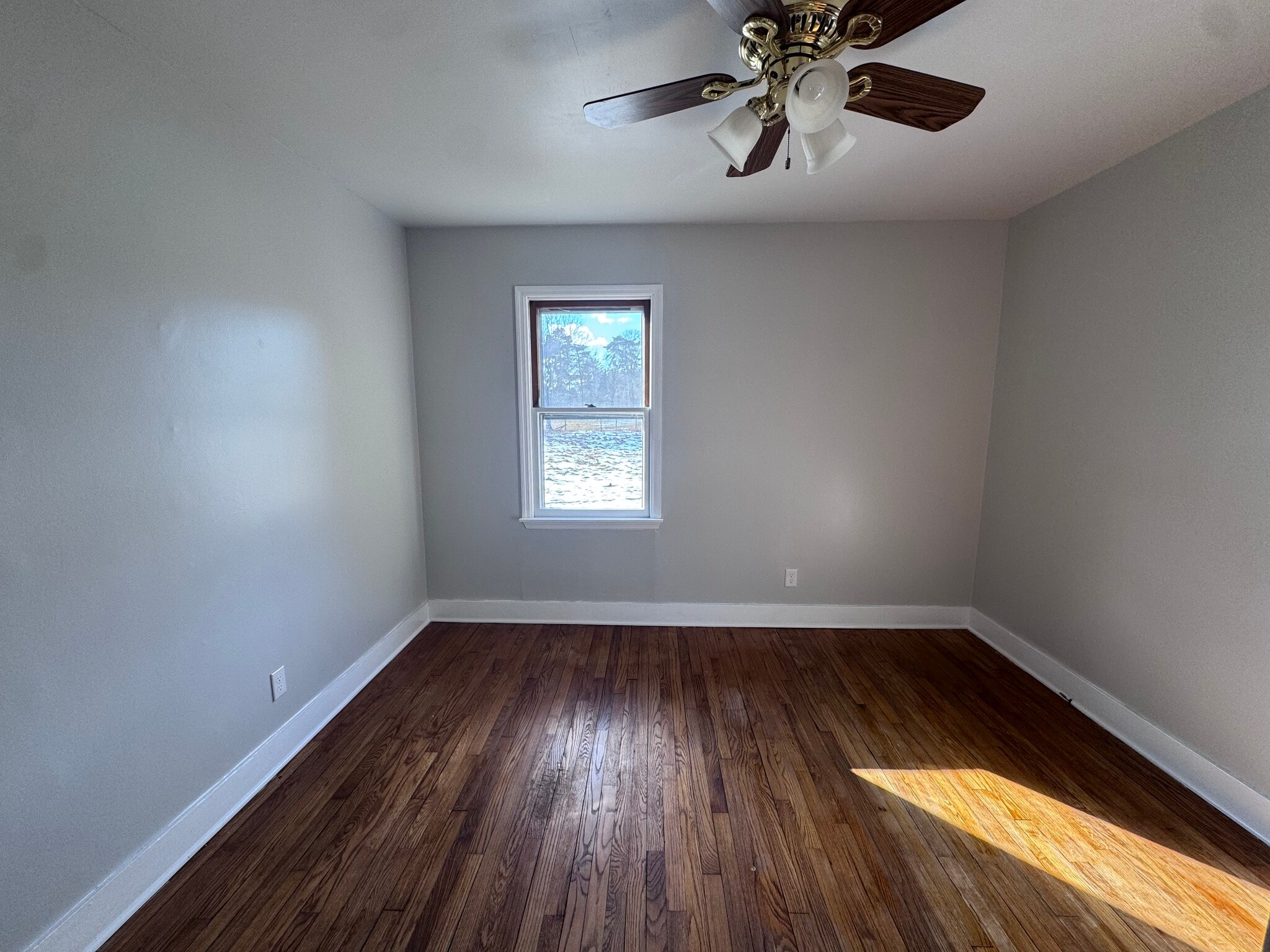 Bedroom 1 - 975 Saratoga Rd