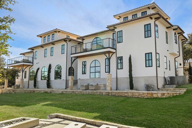 Building Photo - 2701 Bumble Bee Dr