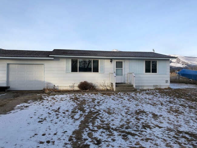 Primary Photo - 325 W River Rd
