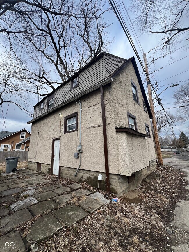 Building Photo - 2821 E 13th St