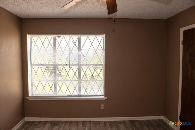 Building Photo - 632 Manning Dr