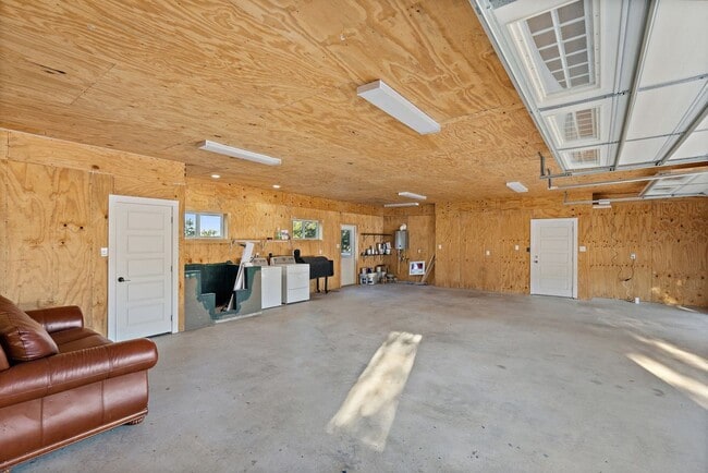 Building Photo - 414 Gregg Dr
