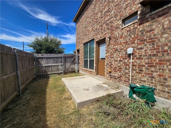 Building Photo - 292 Rosalie Dr