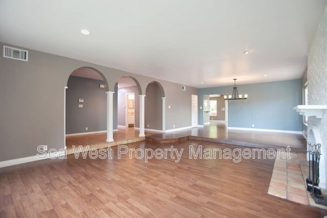 Building Photo - 7128 Almaden Ln