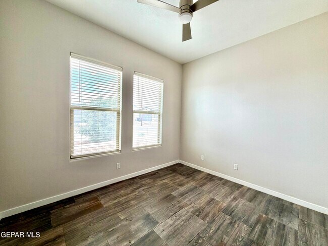 Building Photo - 12878 Clevedon St