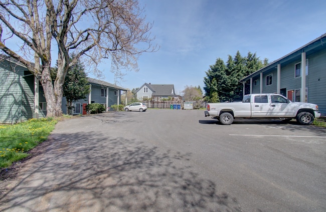 Building Photo - 3102 Harney St