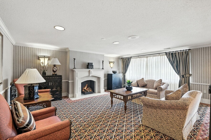 Building Photo - 1006 Paradise Rd