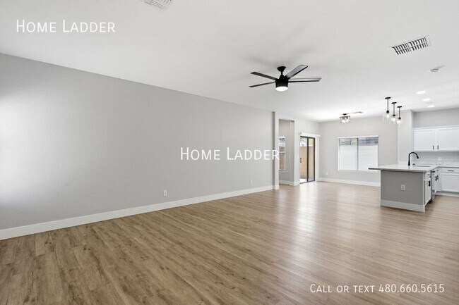 Building Photo - 2576 W Preserve Way