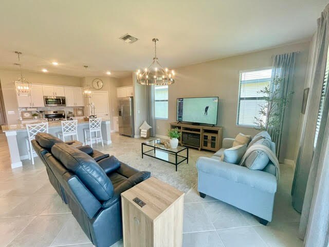 Building Photo - 1464 Saddlewood Cir
