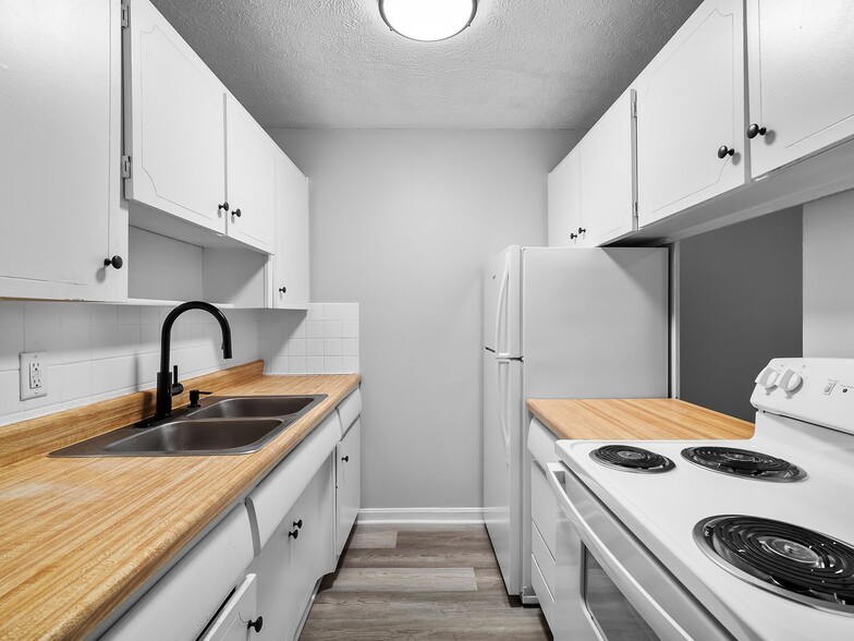 Interior Photo - Lakeside Estates