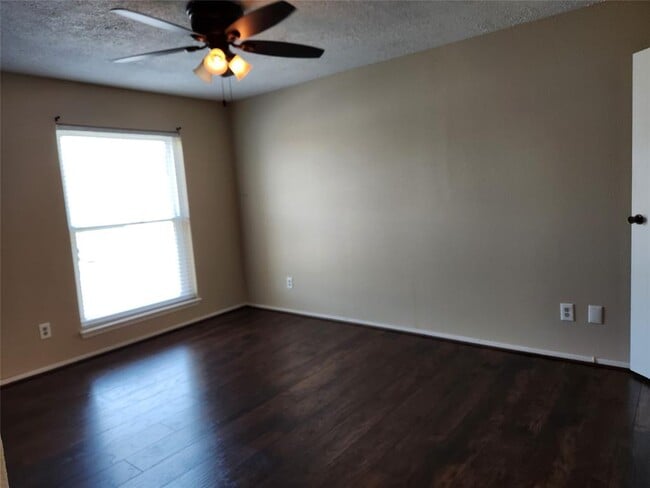 Building Photo - 7600 Emmett F Lowry Expy