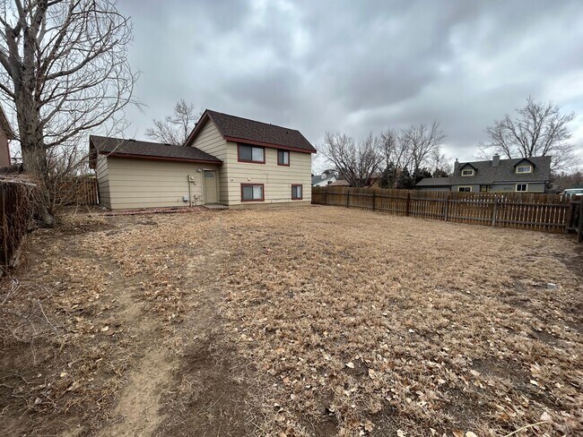 Building Photo - Beautiful 3-Bedroom Home with 2-Car Garage & HUGE Backyard!