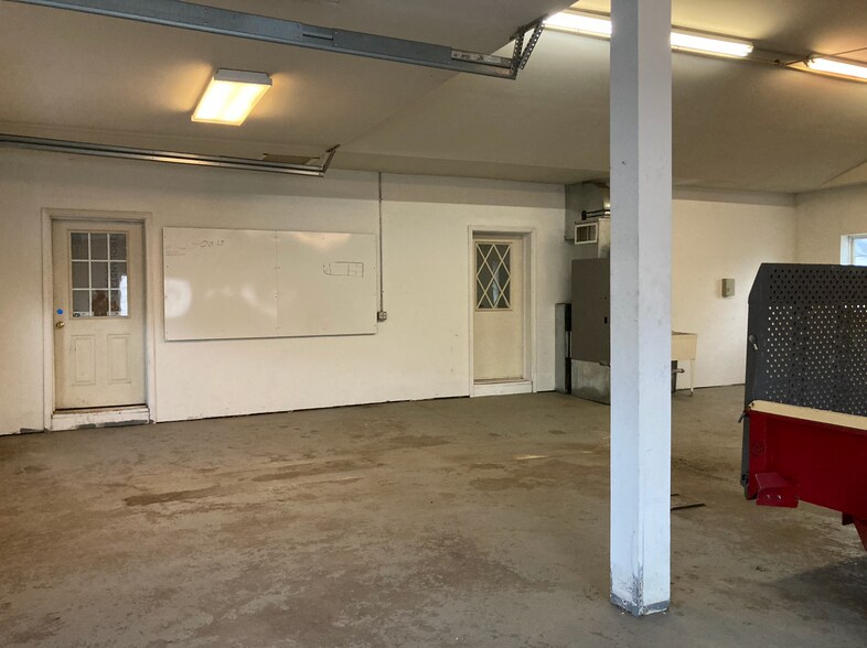 Building Photo - 338 Buchanan Trl